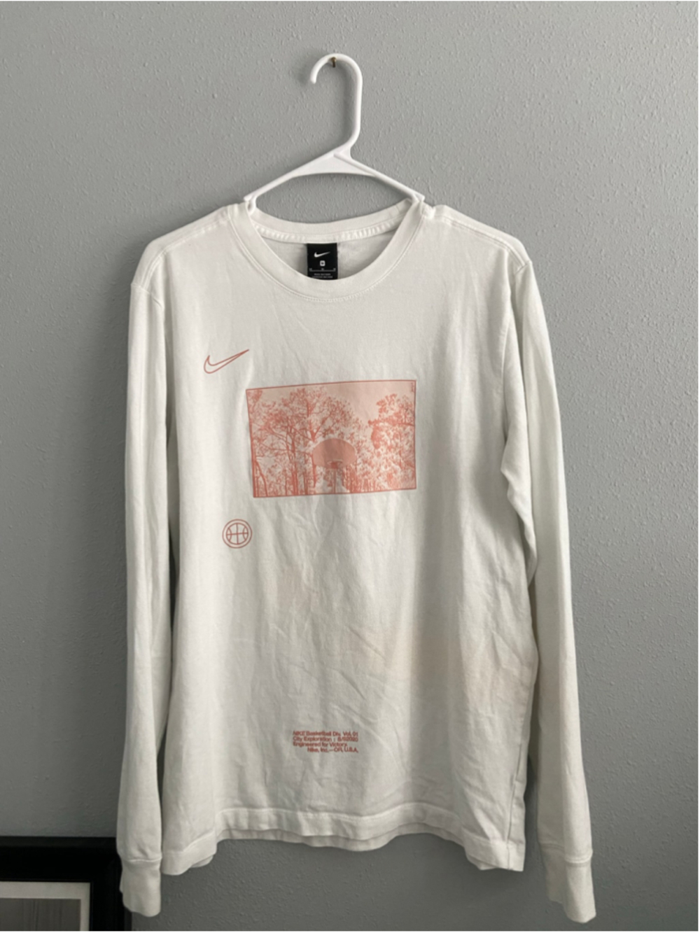 Nike long sleeve white basketball T-shirt,  size medium, Engineered for Victory